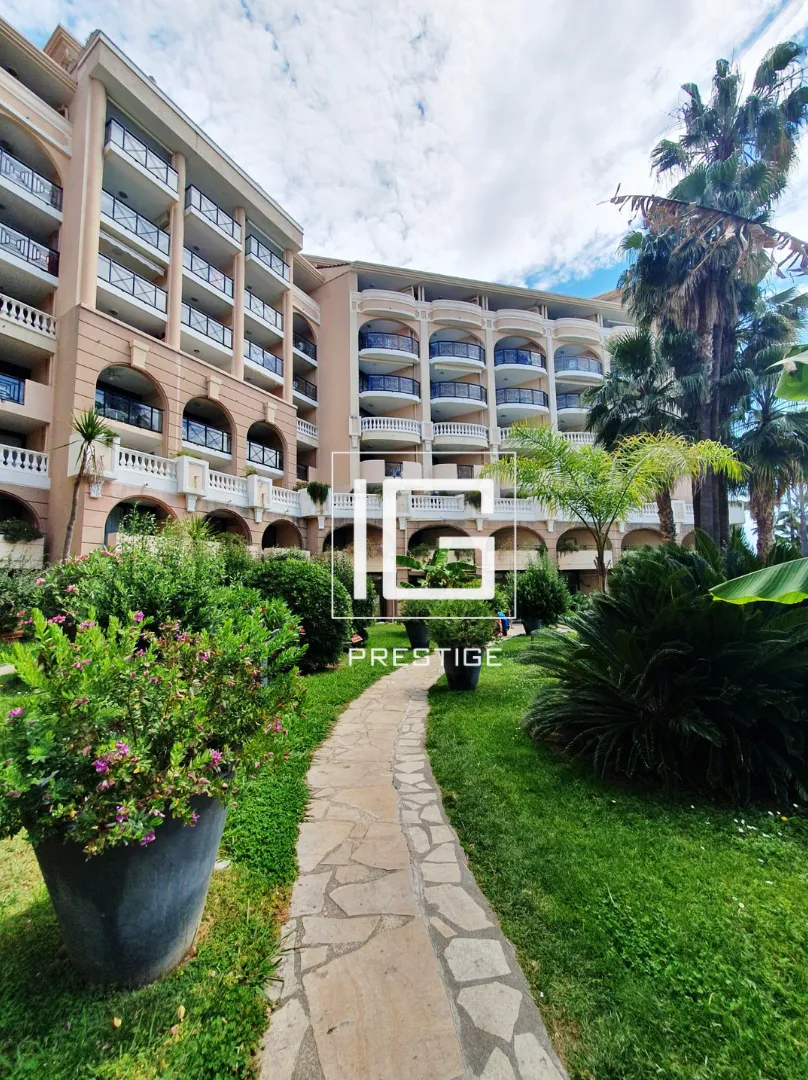 Appartement 2 pièces à vendre à Cannes avec piscine et parking 