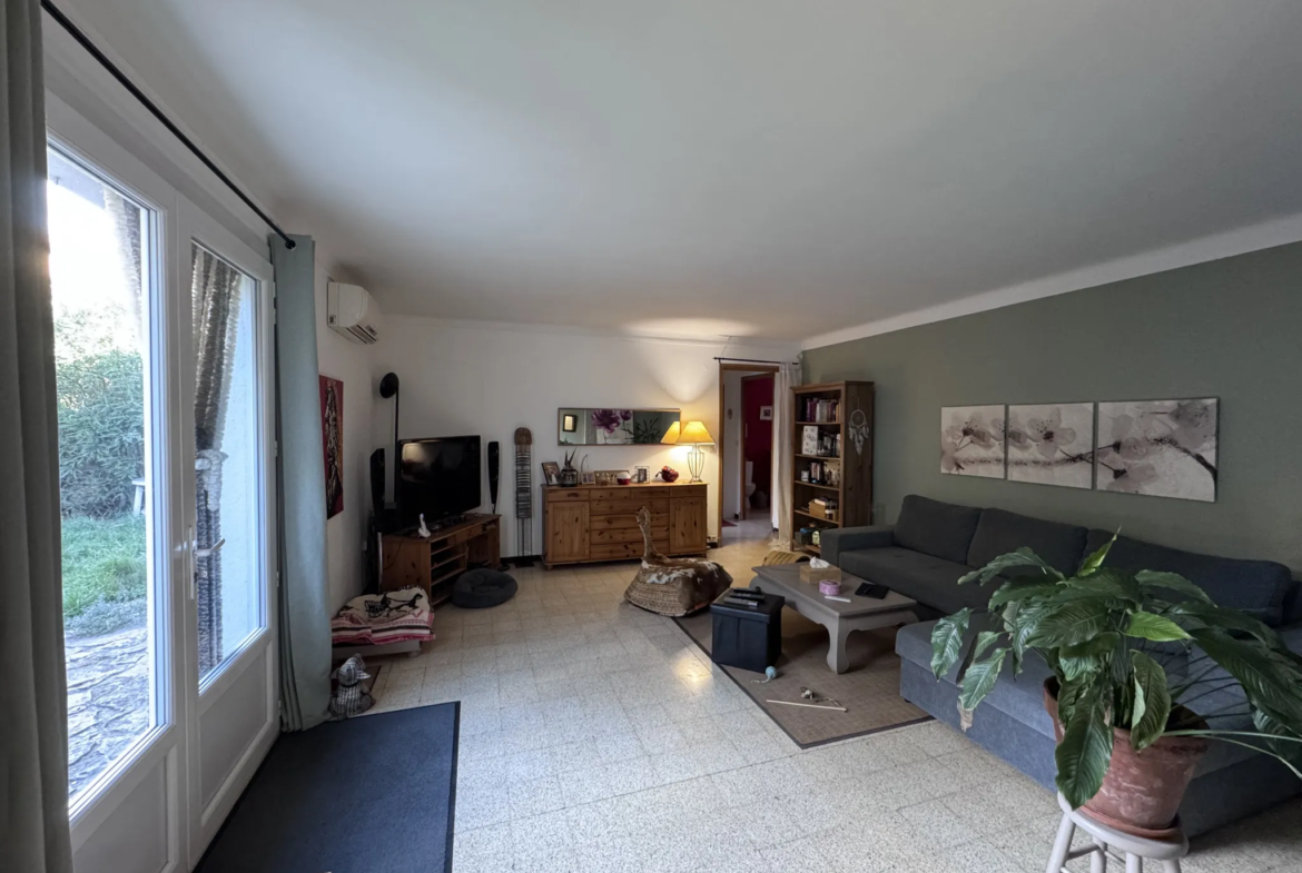 Maison à vendre avec 3 appartements à Peyrolles en Provence 