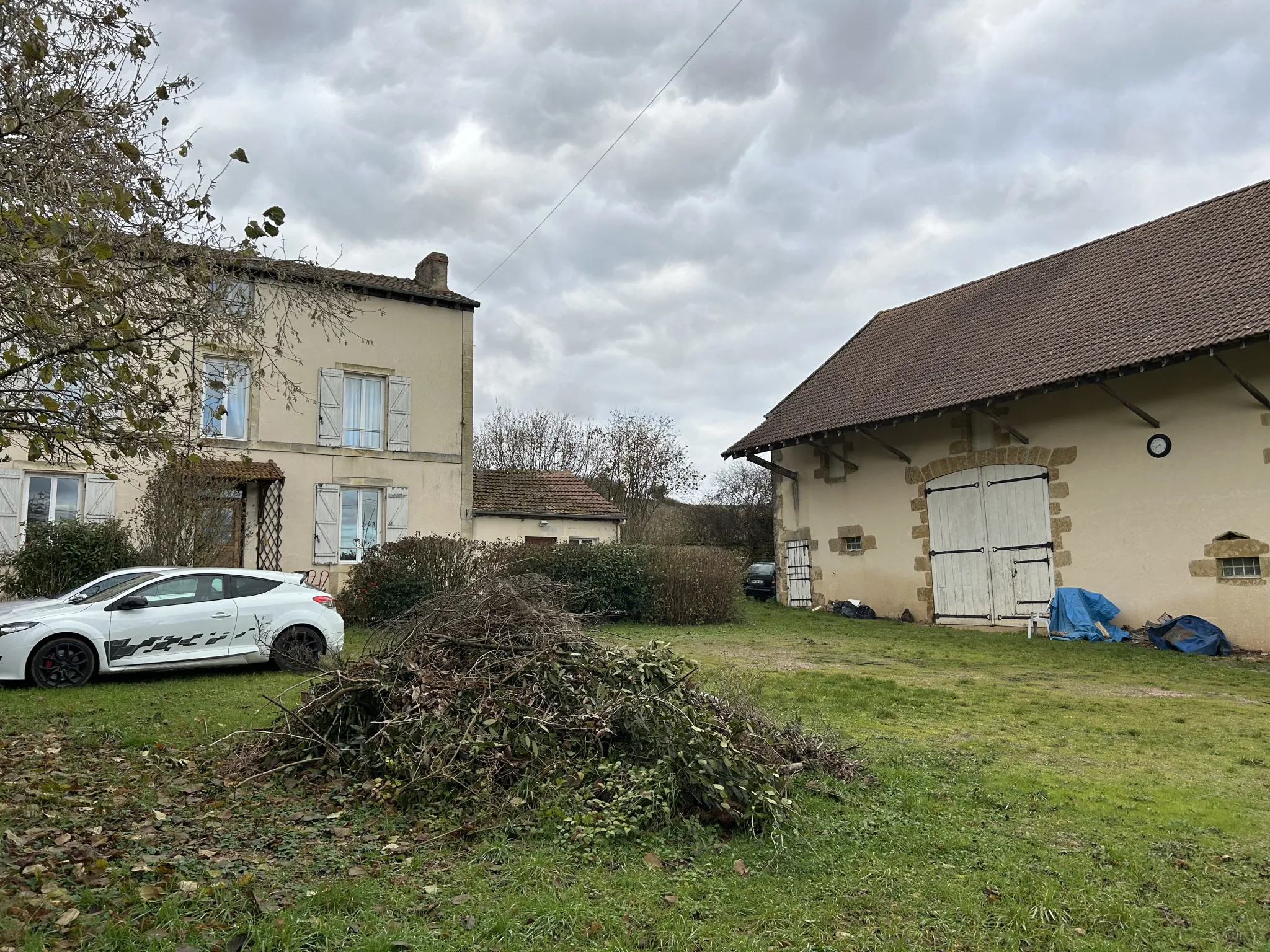 Propriété idéale pour chambres d'hôtes sur 2,3 hectares à Varzy 