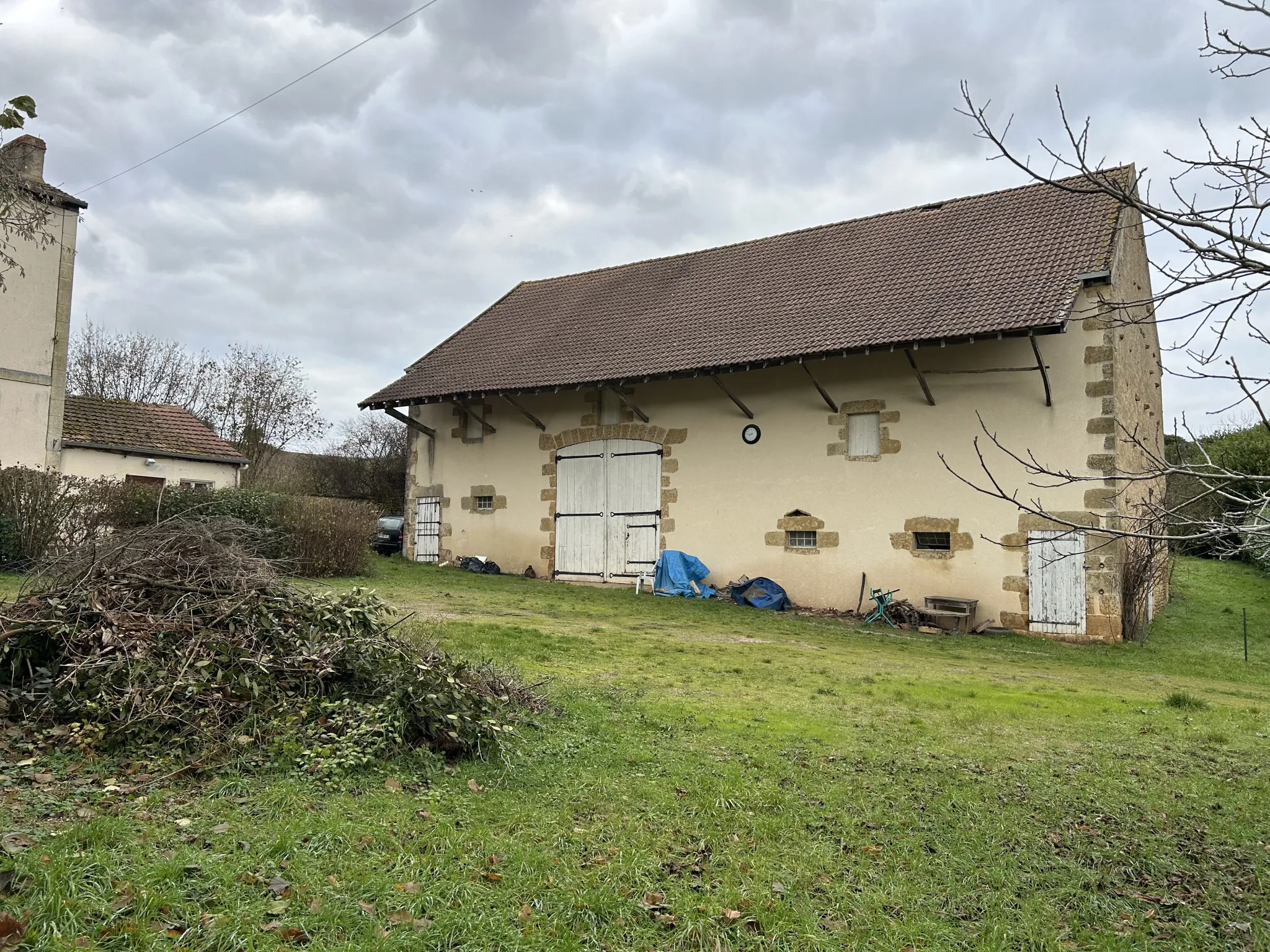 Propriété idéale pour chambres d'hôtes sur 2,3 hectares à Varzy 