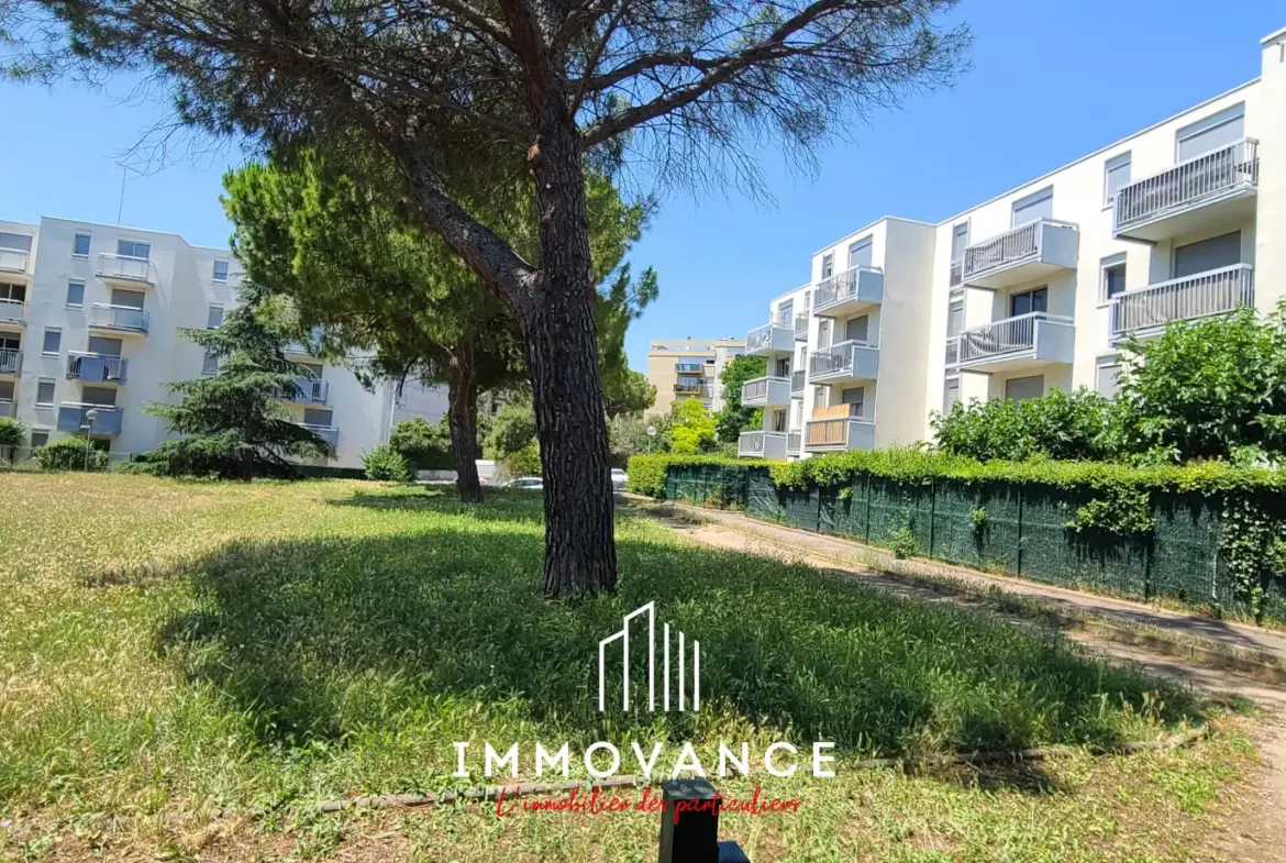 À vendre : Appartement traversant 2 pièces à Montpellier, secteur Père Soulas 