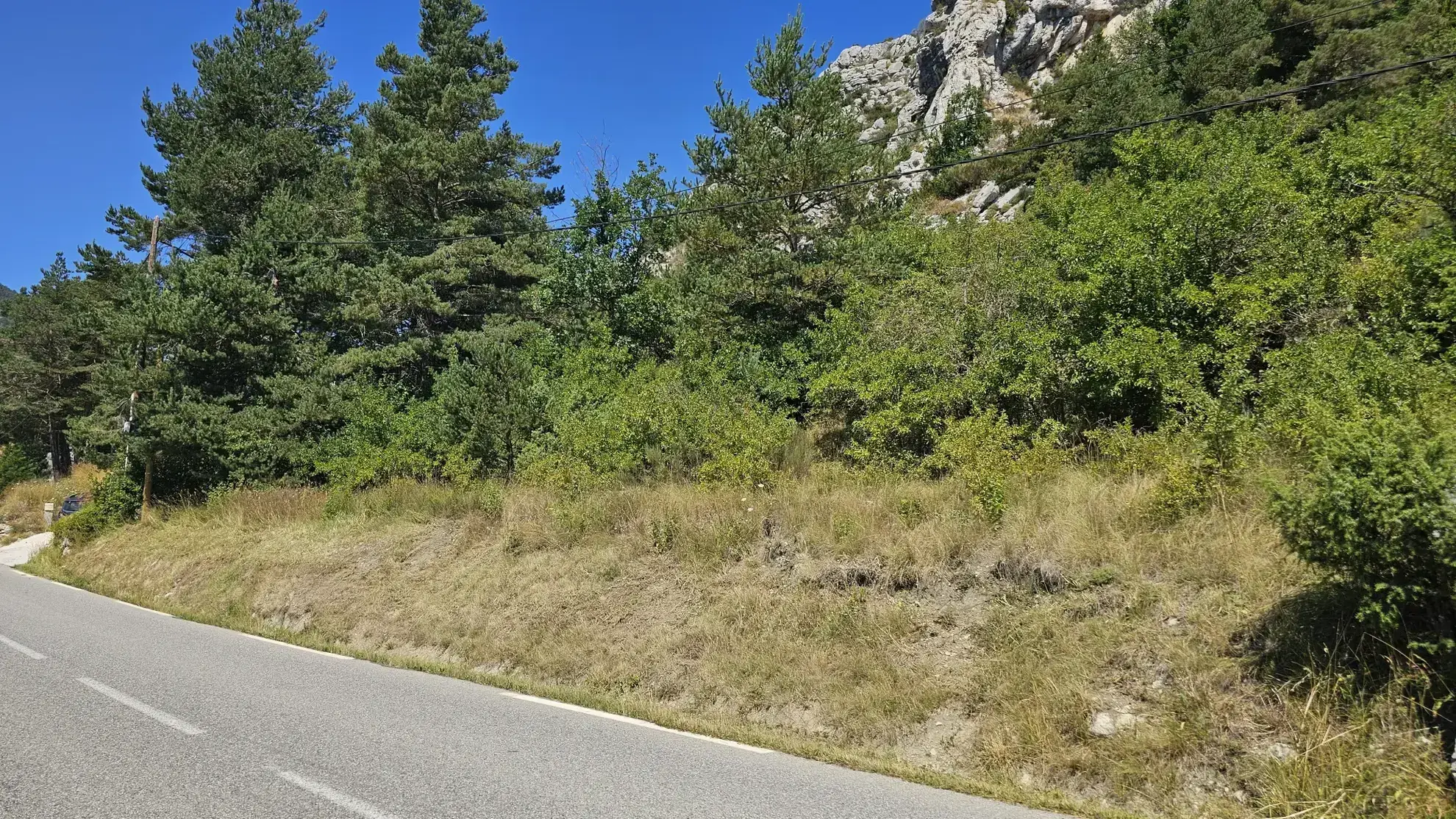 Terrain constructible avec vue panoramique sur la plaine de Caille à vendre 