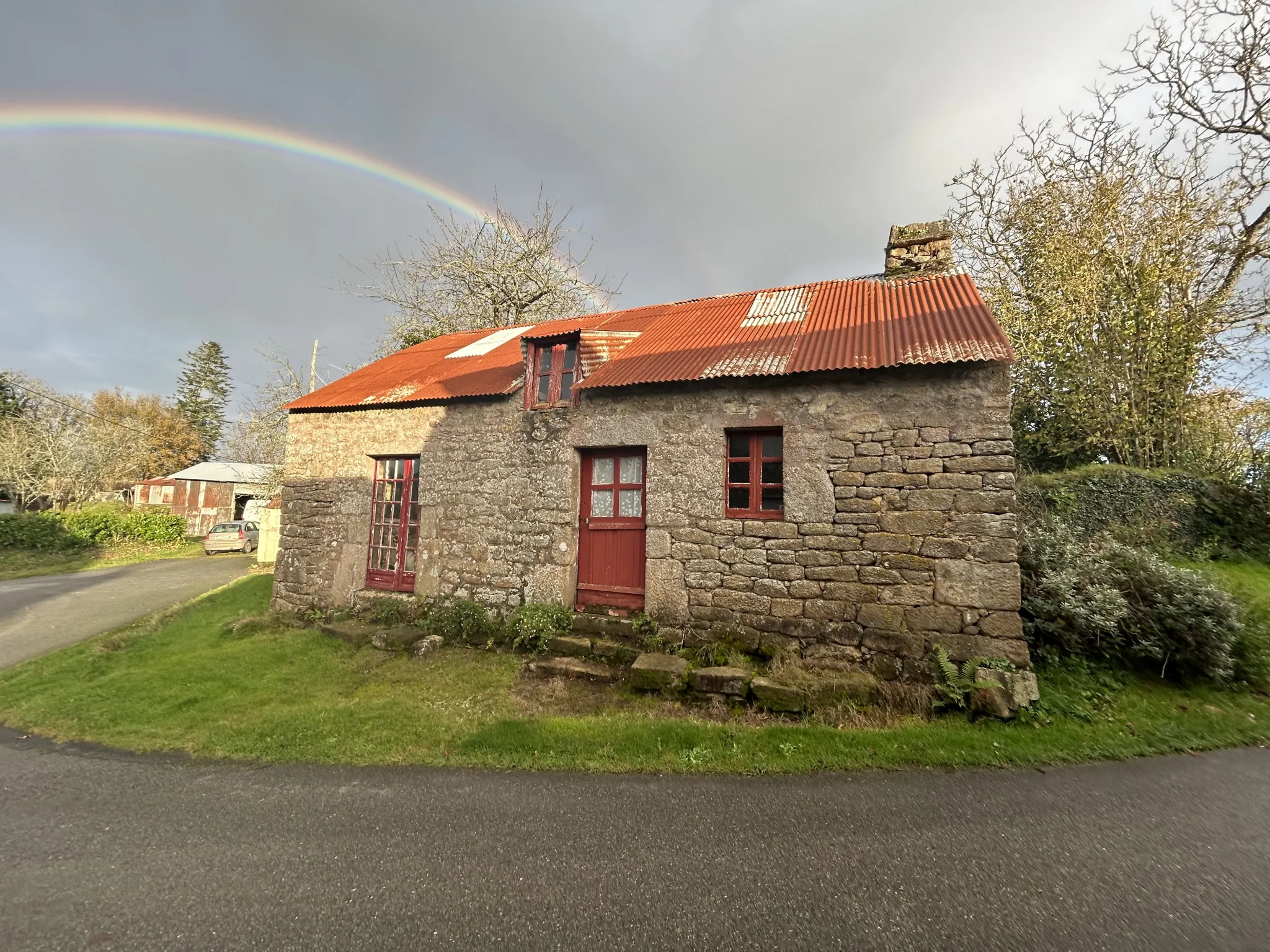 Maison de village avec dépendances à Melrand à vendre 