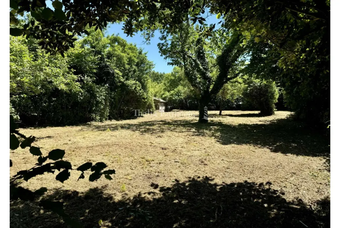 À vendre : Terrain à bâtir de 722 m2 à Camblanes-et-Meynac 