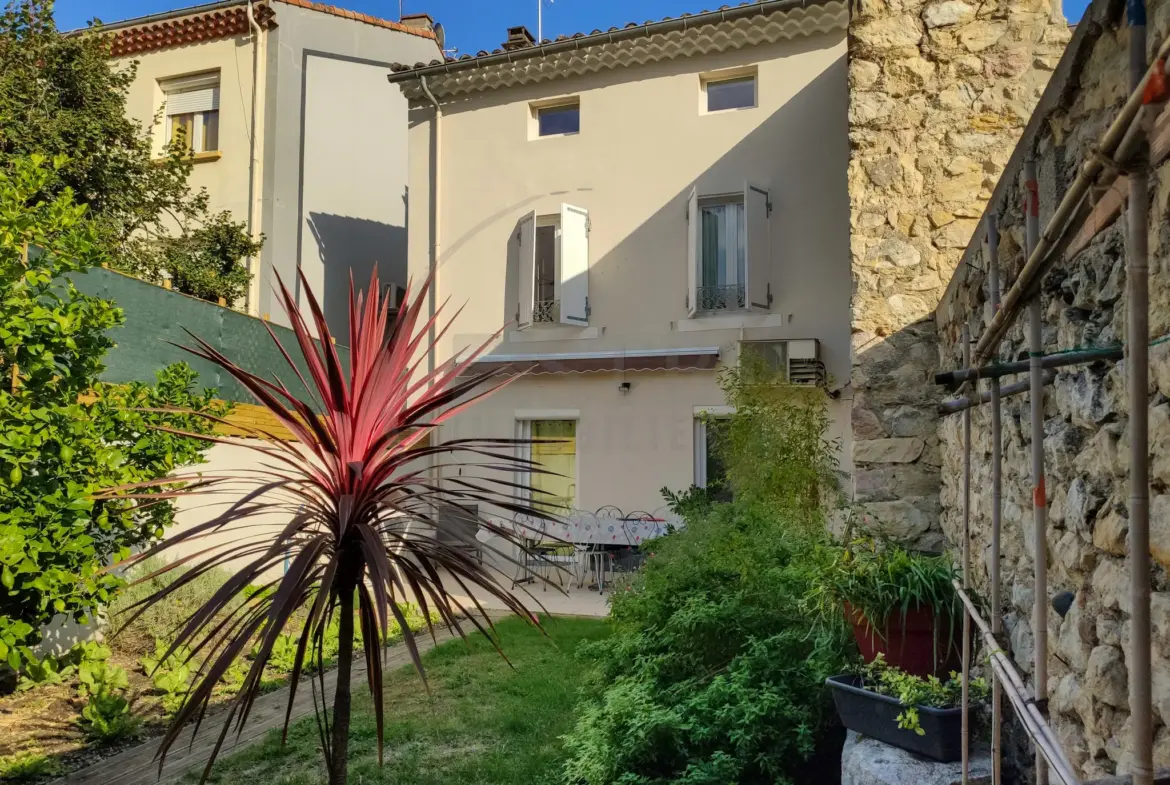 Maison de village rénovée de 145m² à Charmes-sur-Rhône 