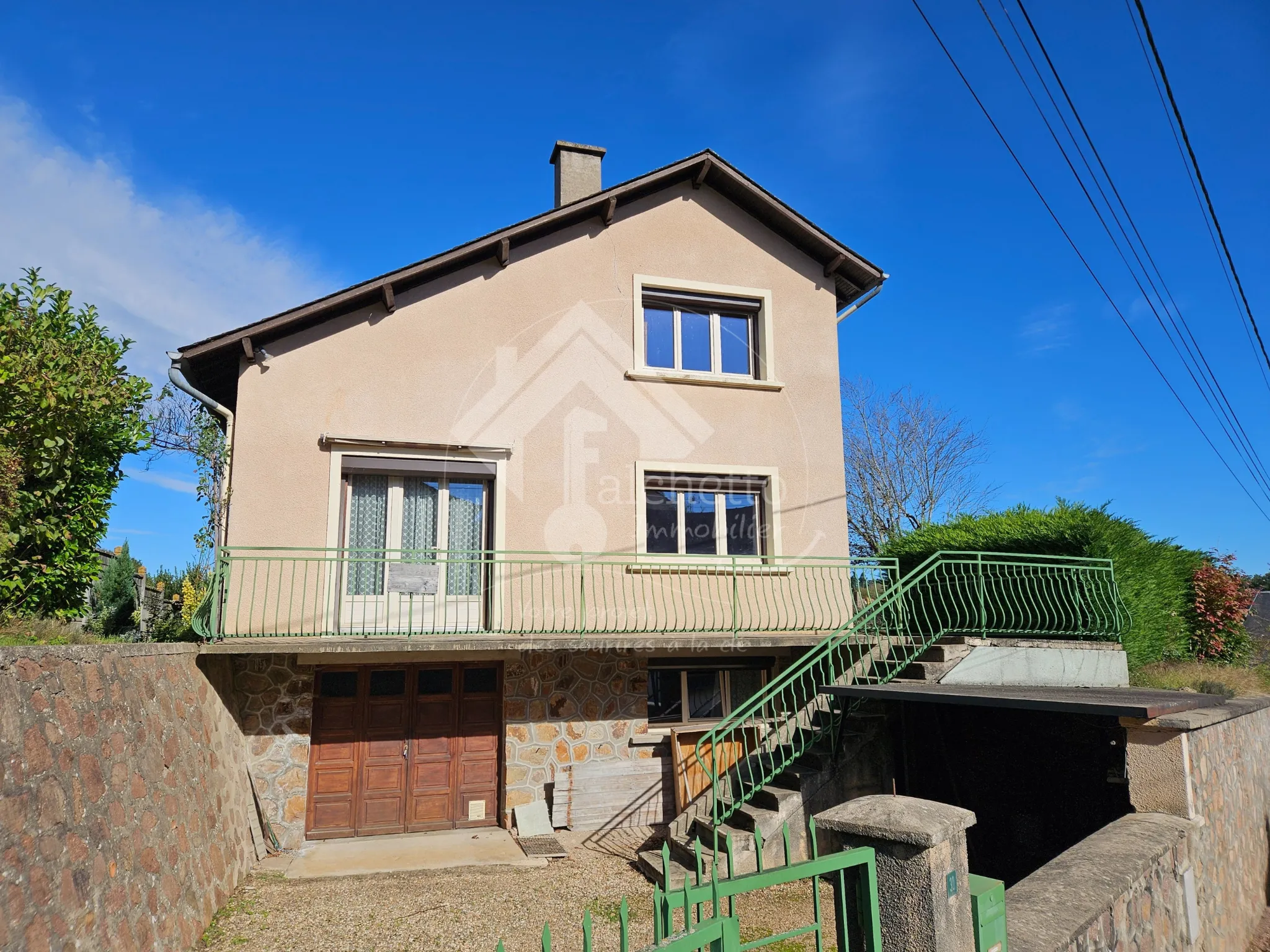 Maison 8 pièces au Donjon avec terrain de 937 m2 