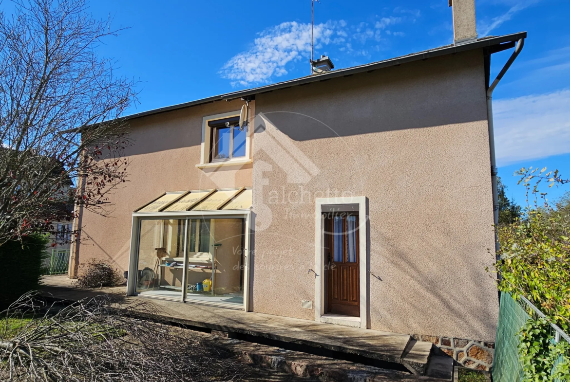 Maison 8 pièces au Donjon avec terrain de 937 m2 