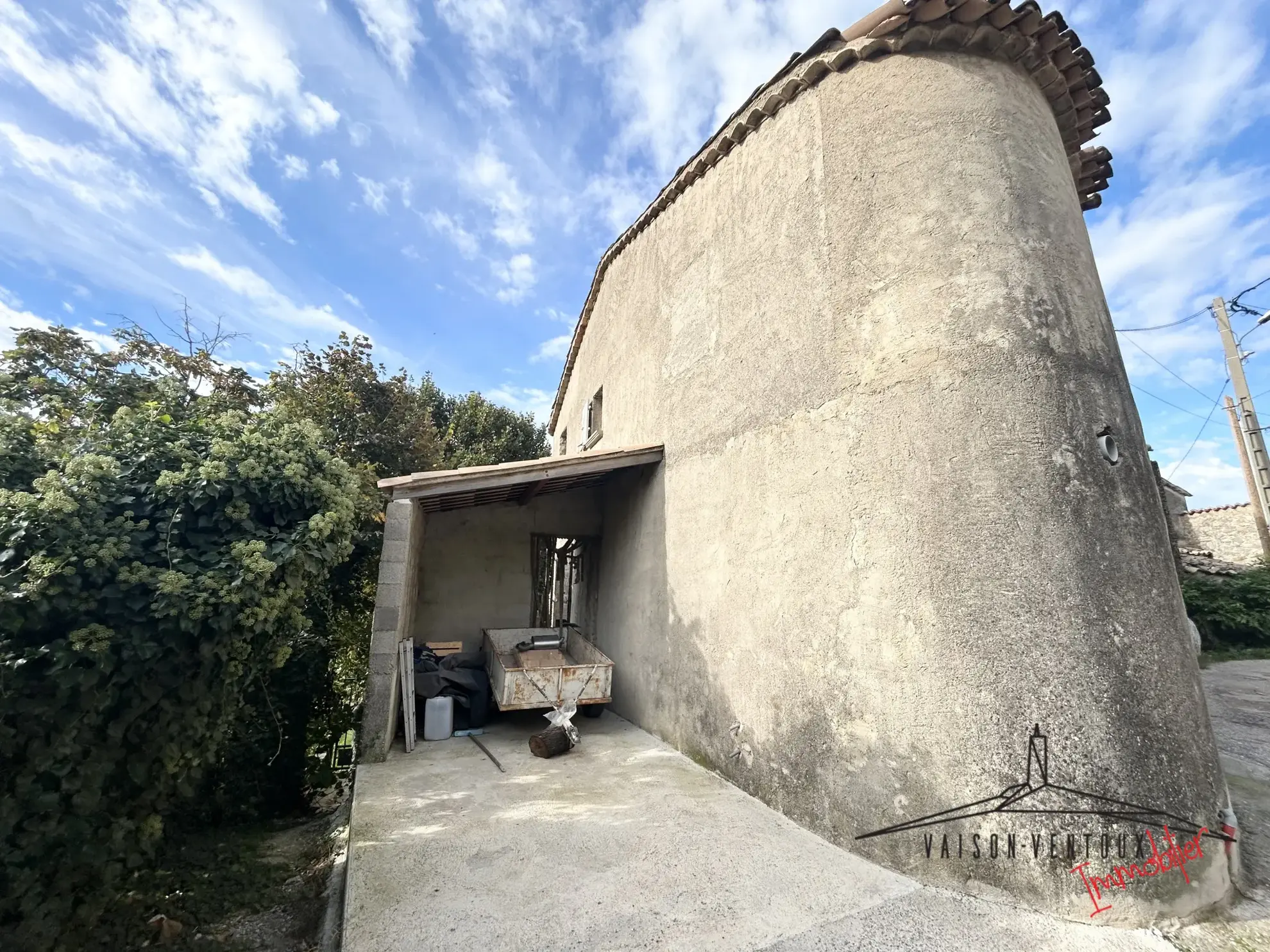 Maison de Village avec Terrasse et Parking à Plaisian, Drôme Provençale 