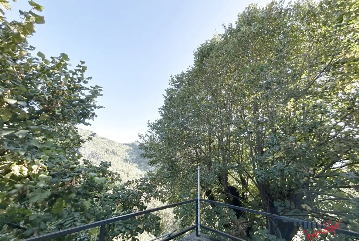 Maison de Village avec Terrasse et Parking à Plaisian, Drôme Provençale 