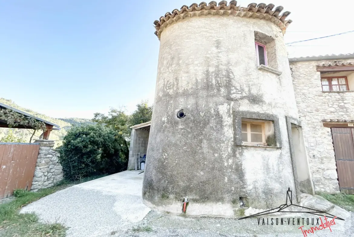 Maison de Village avec Terrasse et Parking à Plaisian, Drôme Provençale 