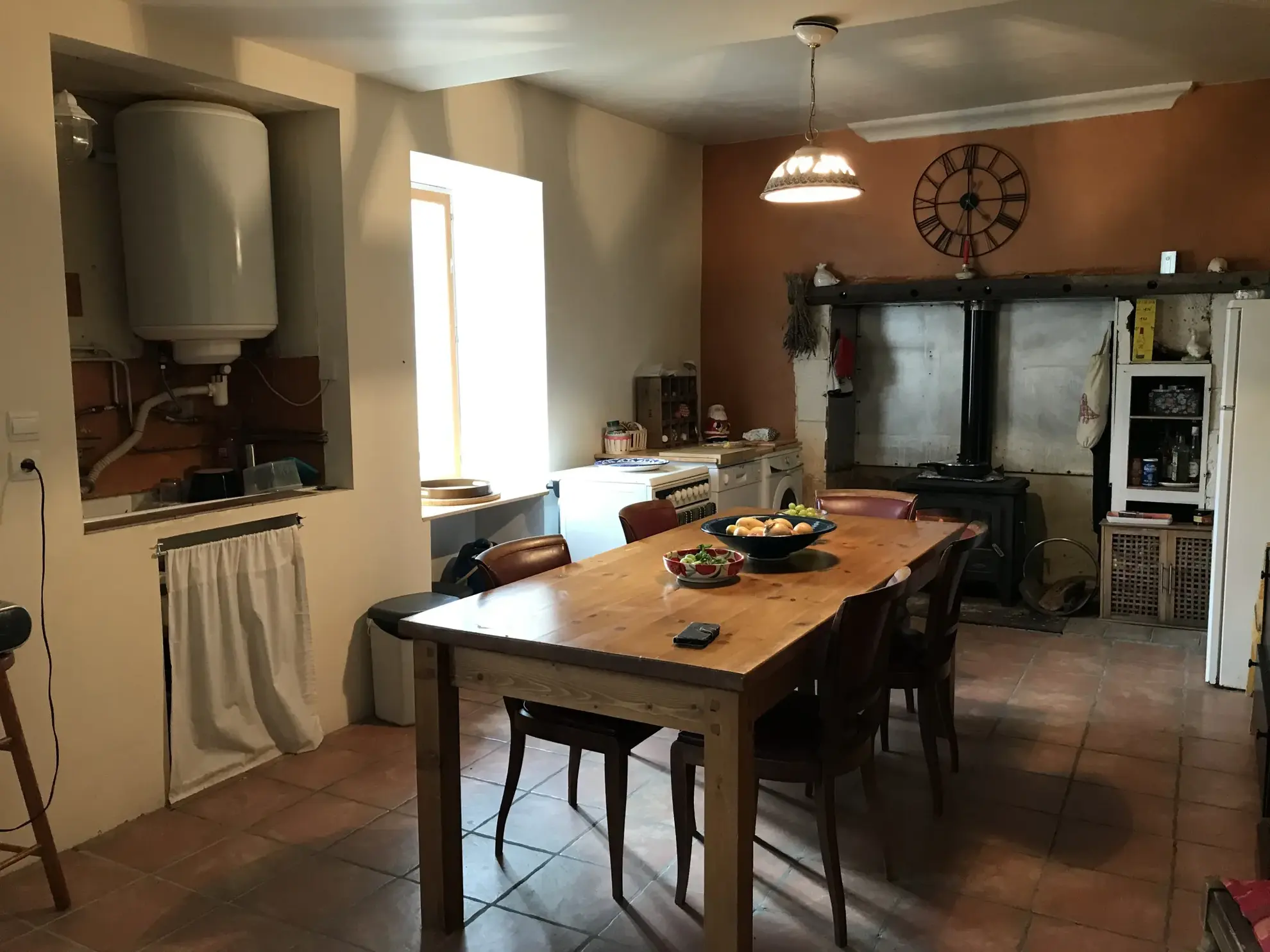 Maison en pierre à rénover avec jardin et vue dans le Périgord Vert 