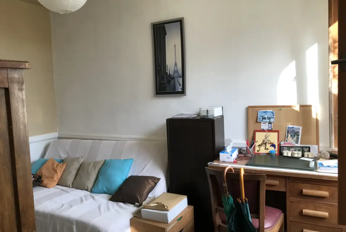 Maison en pierre à rénover avec jardin et vue dans le Périgord Vert 