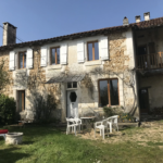 Maison en pierre à rénover avec jardin et vue dans le Périgord Vert