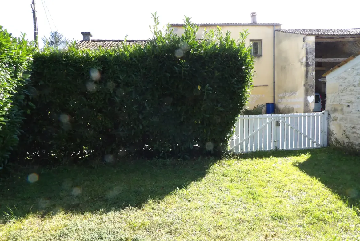 Maison de plain-pied avec 3 chambres à Saint-Savinien 