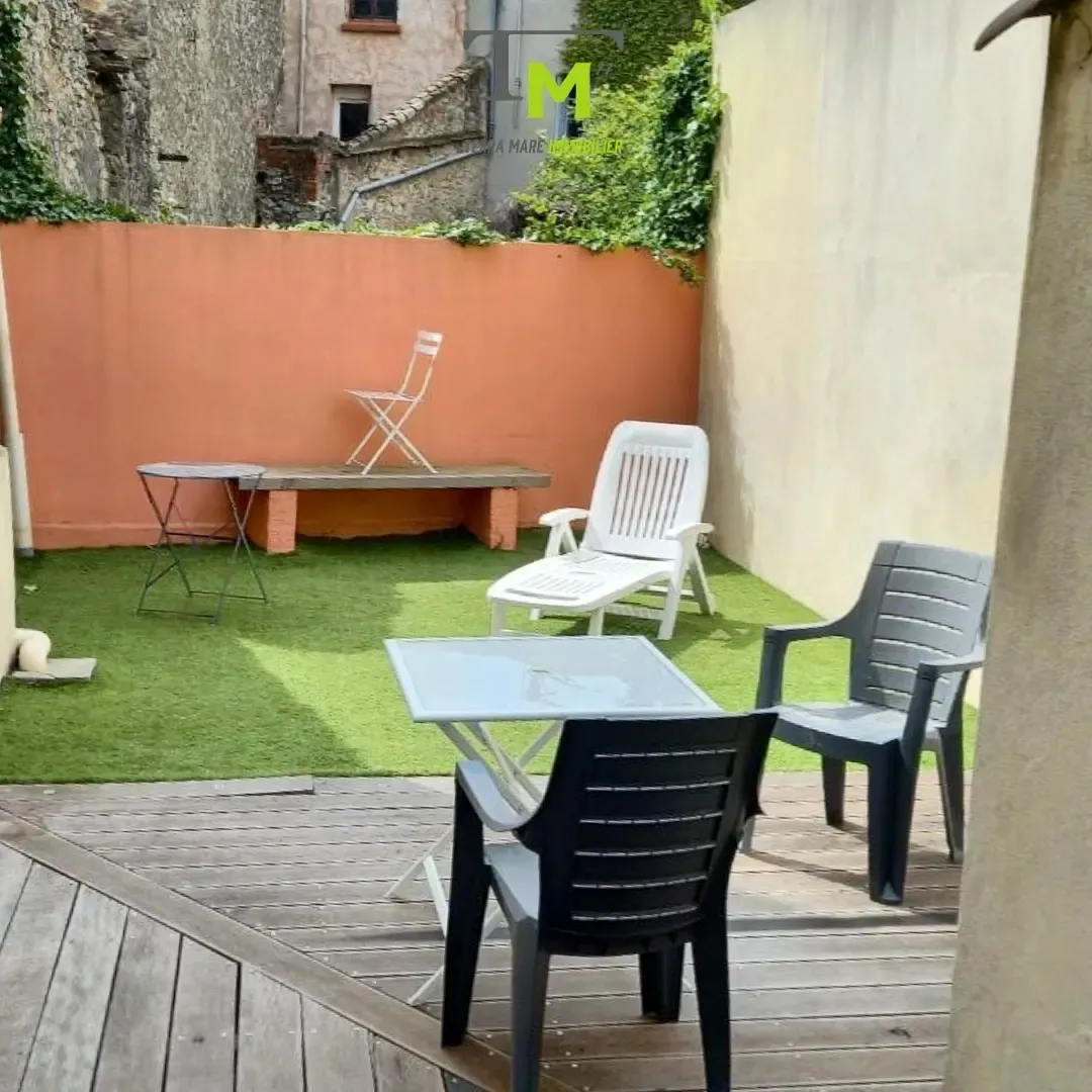 À vendre : Appartement de 153 m² à Névian - 4 chambres et terrasses 