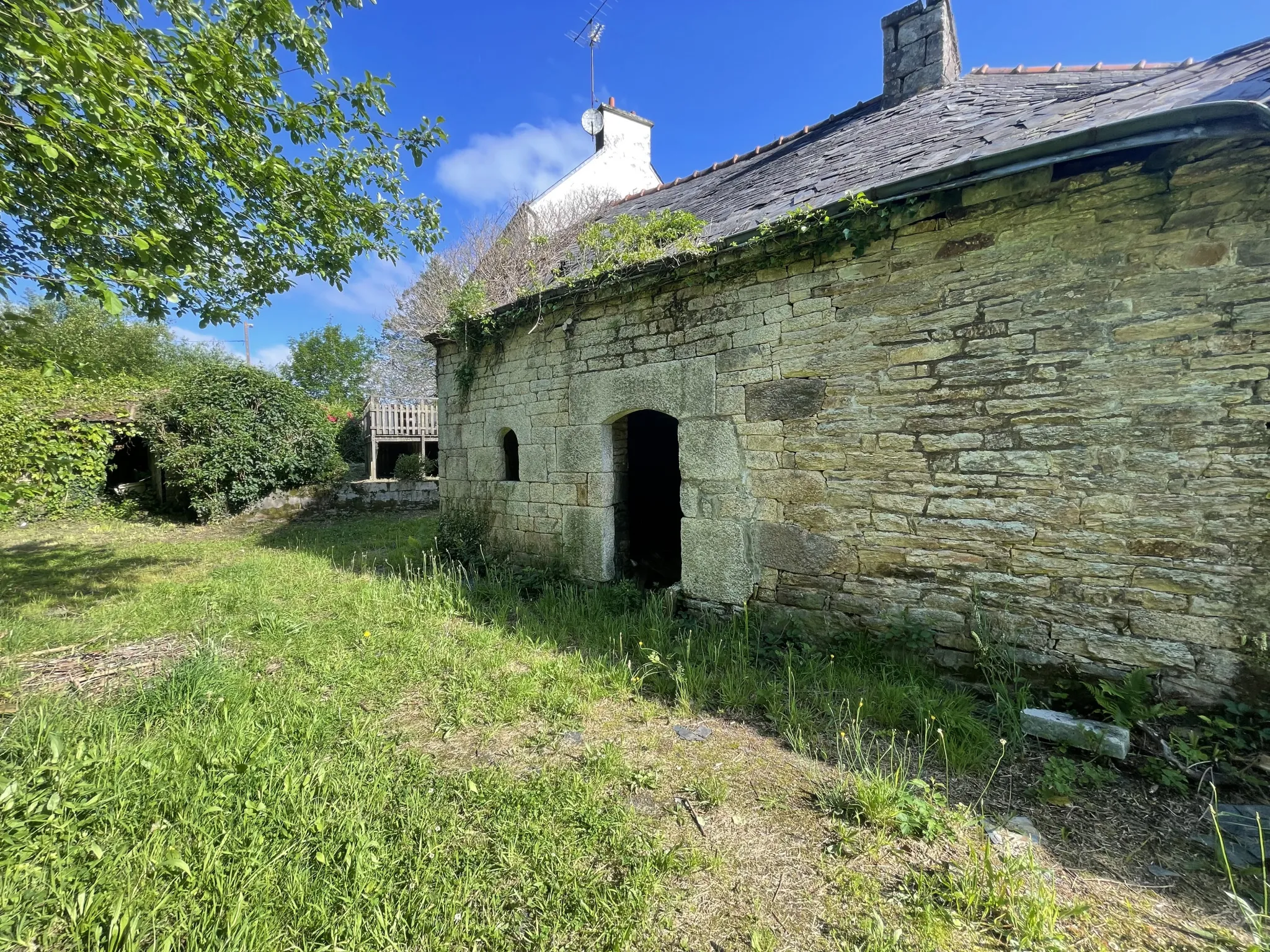 À vendre : Maison et Longère à Quistinic - Fort potentiel 