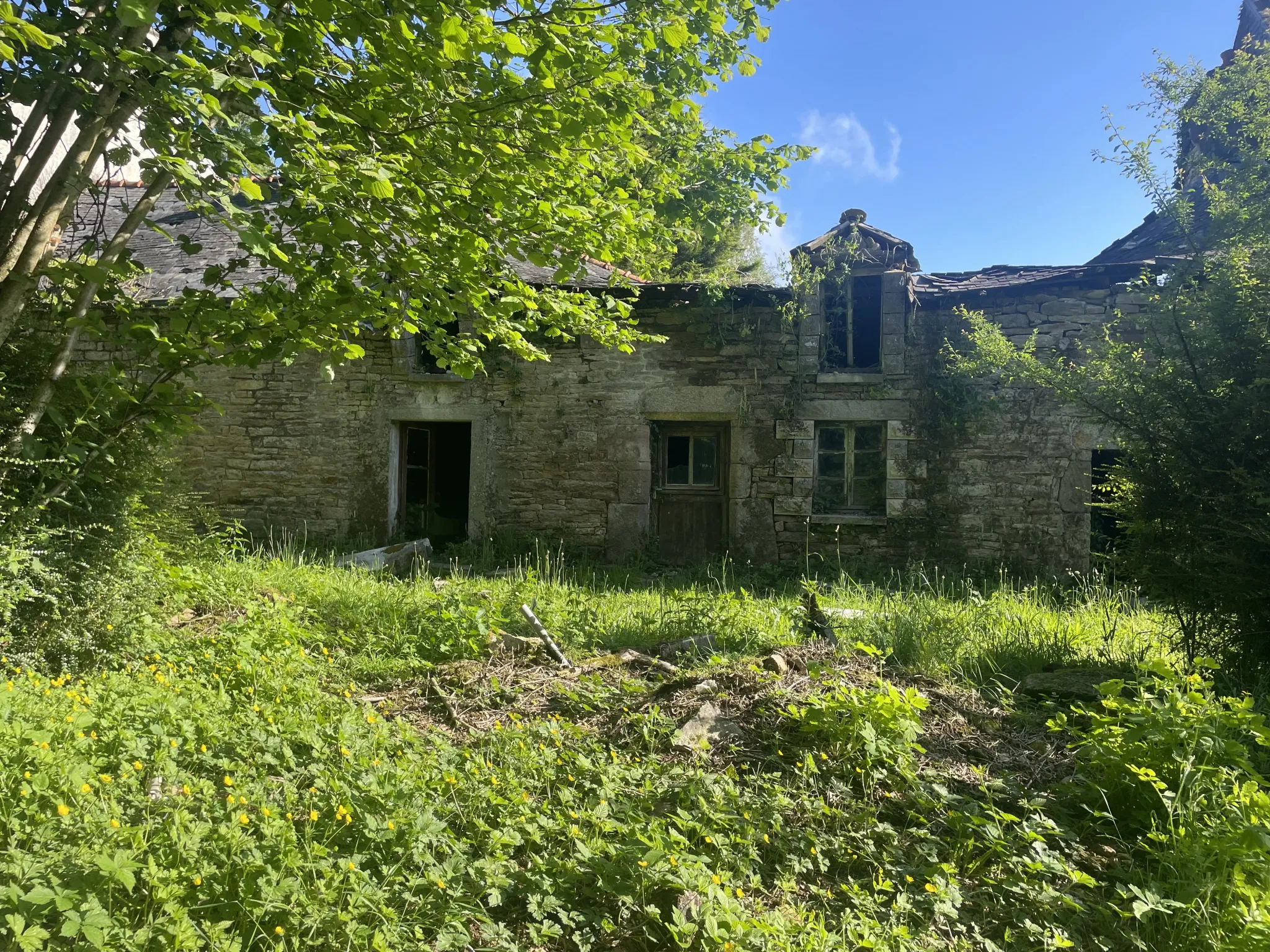 À vendre : Maison et Longère à Quistinic - Fort potentiel 