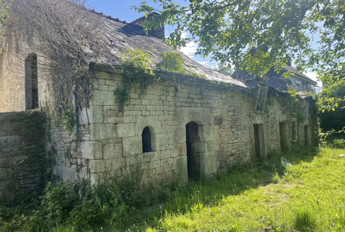 À vendre : Maison et Longère à Quistinic - Fort potentiel 