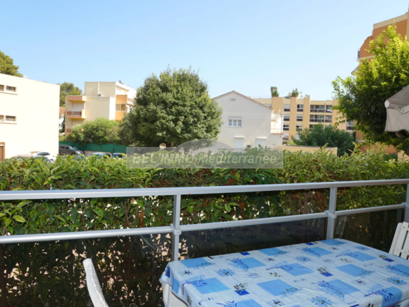 F2 + Cabine avec Terrasse et Parking à Cavalaire sur Mer