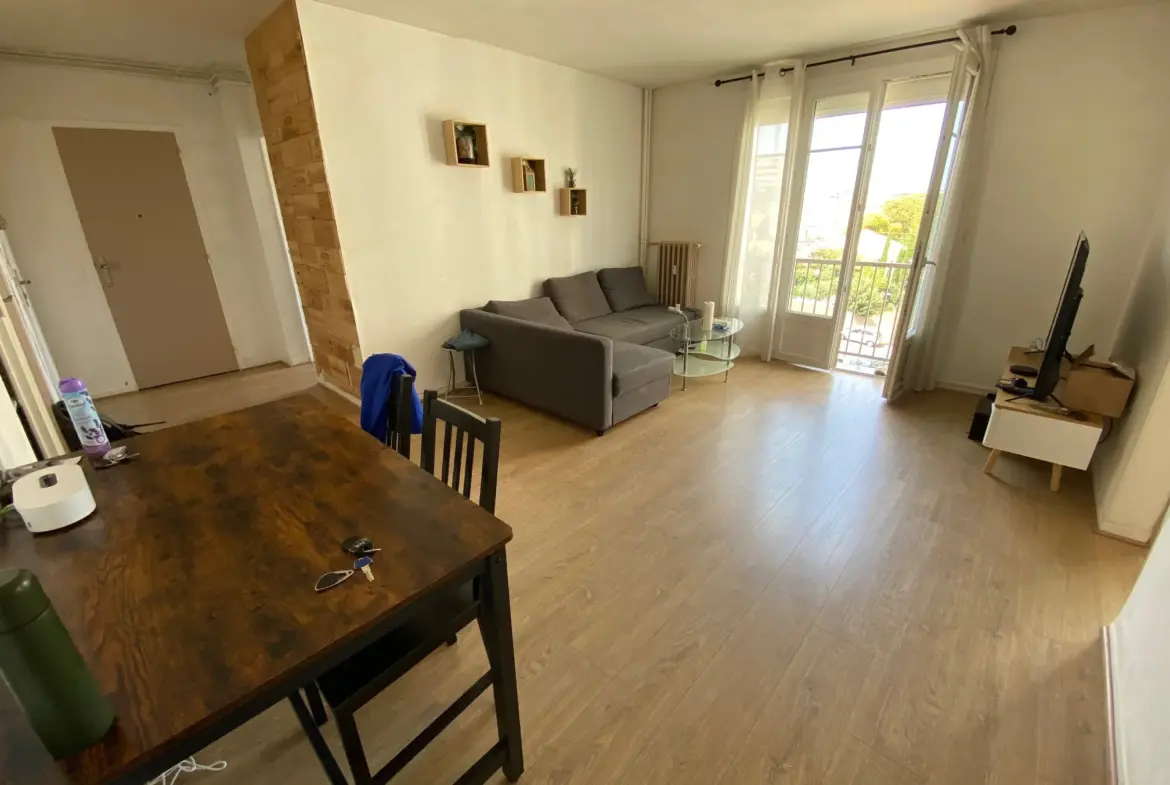 Appartement T3 à Nîmes - 61 m² avec parking, vendu occupé 