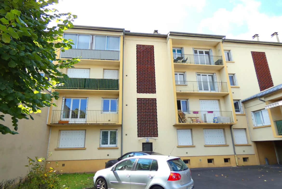 Appartement T4 lumineux avec balcons à Aurillac 