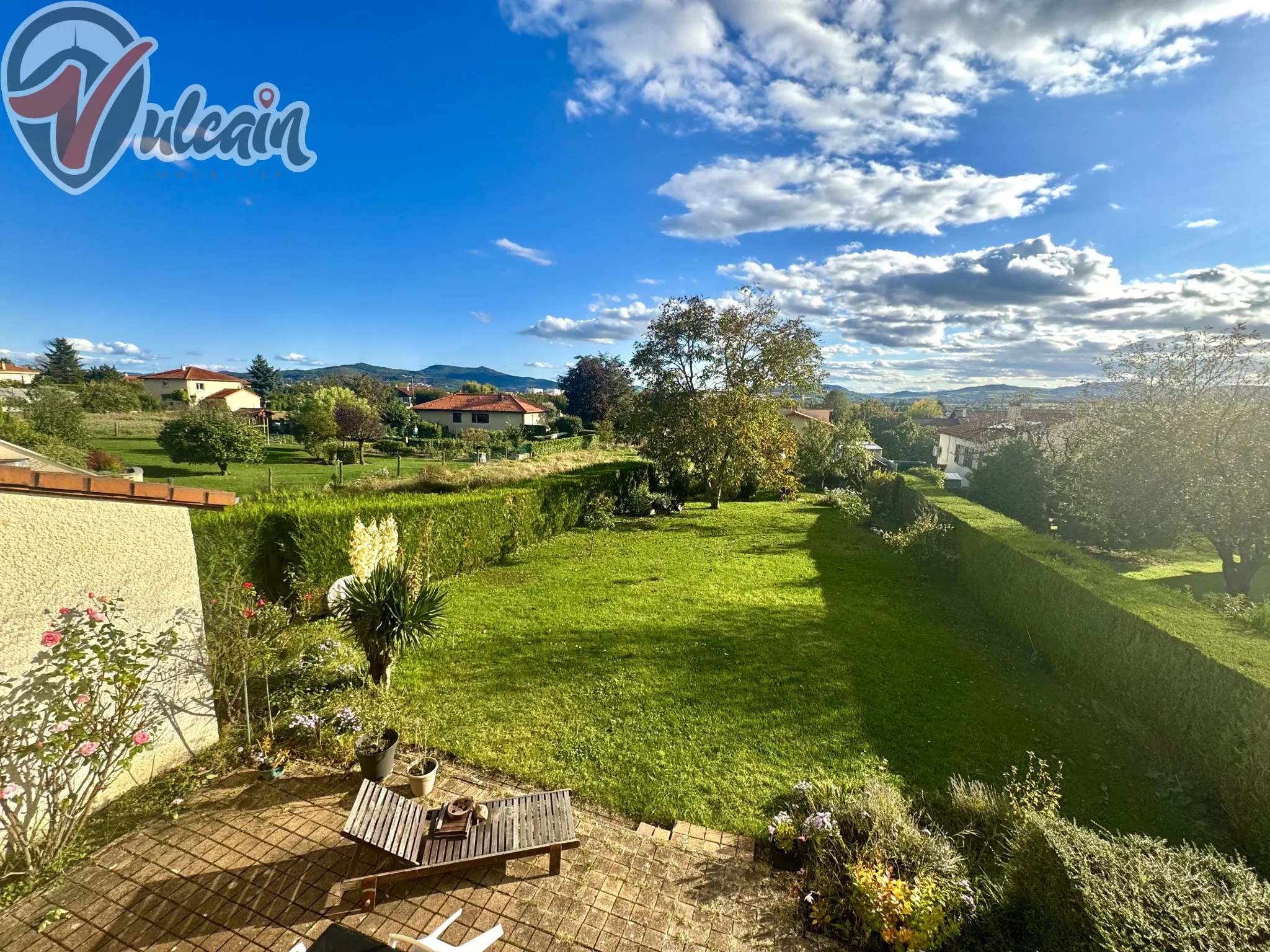 Maison lumineuse à Cournon-d'Auvergne avec terrain de 784 m² 