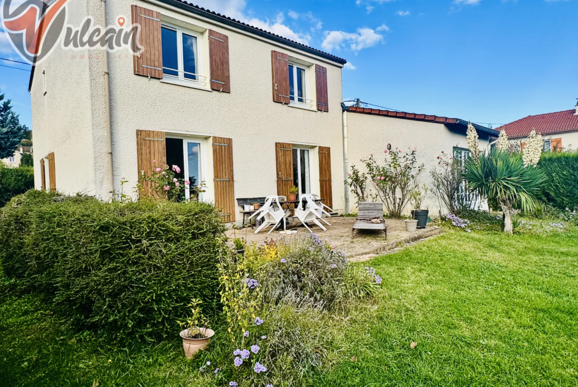 Maison lumineuse à Cournon-d'Auvergne avec terrain de 784 m² 