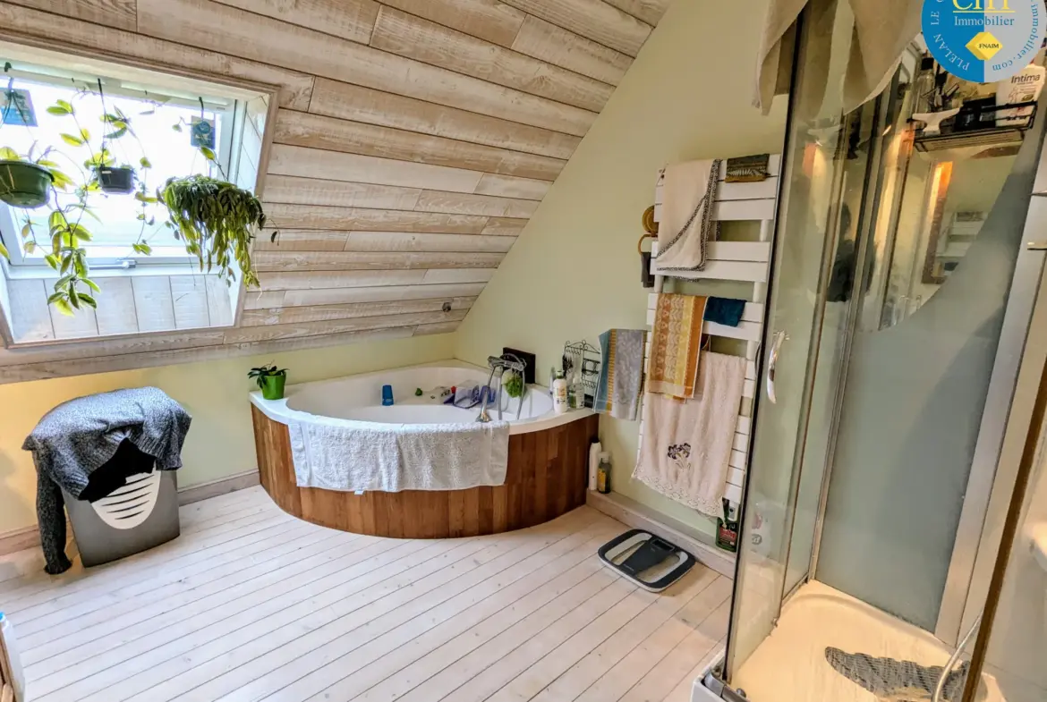 À vendre : Maison en bois écologique à Porcaro avec 4 chambres 