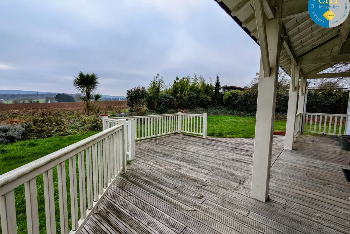 À vendre : Maison en bois écologique à Porcaro avec 4 chambres 