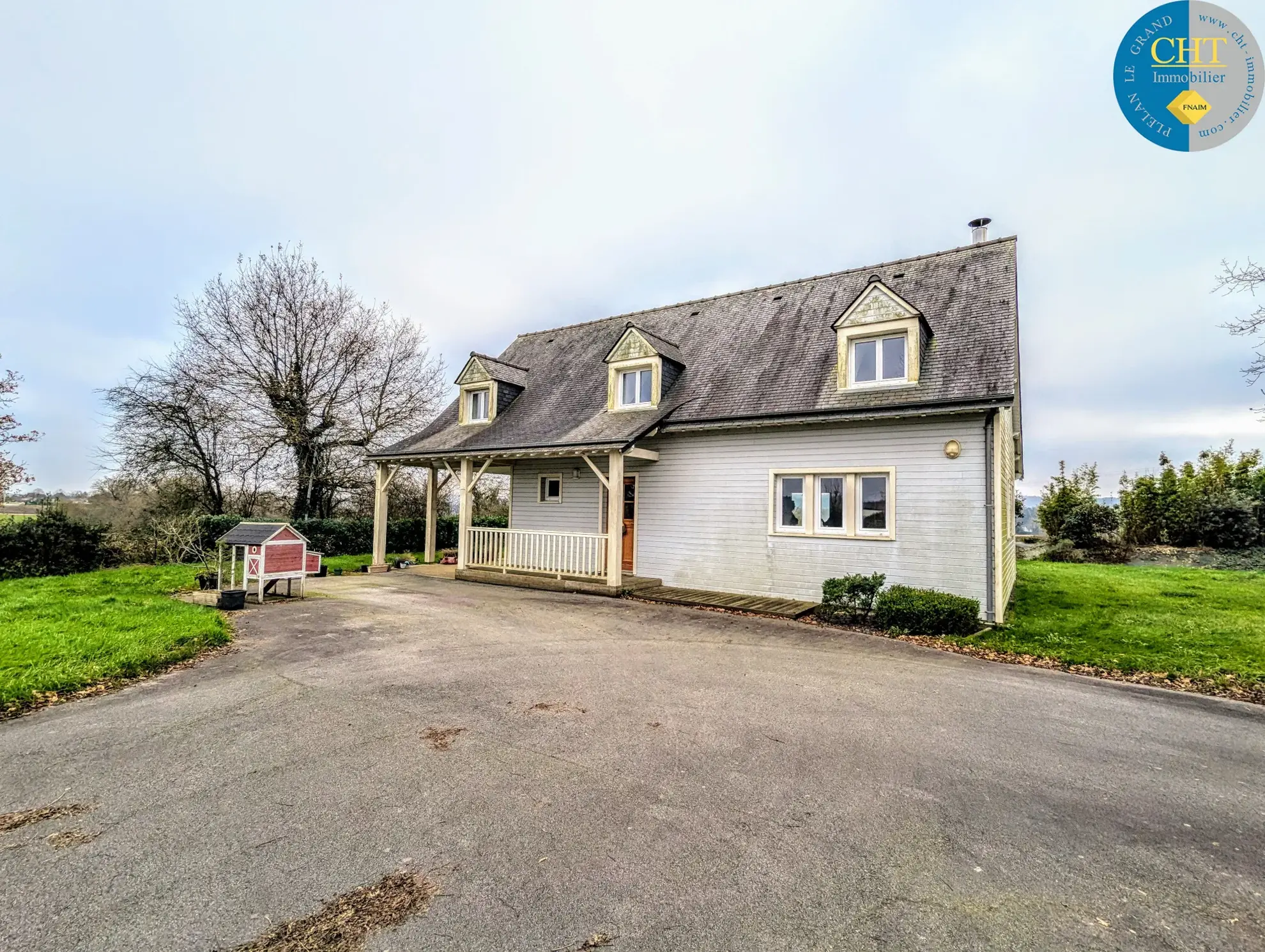 À vendre : Maison en bois écologique à Porcaro avec 4 chambres 