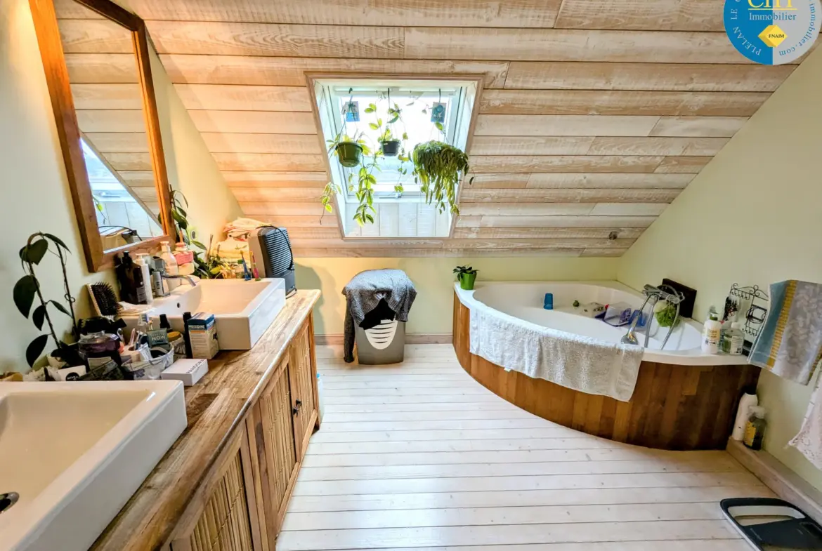 À vendre : Maison en bois écologique à Porcaro avec 4 chambres 