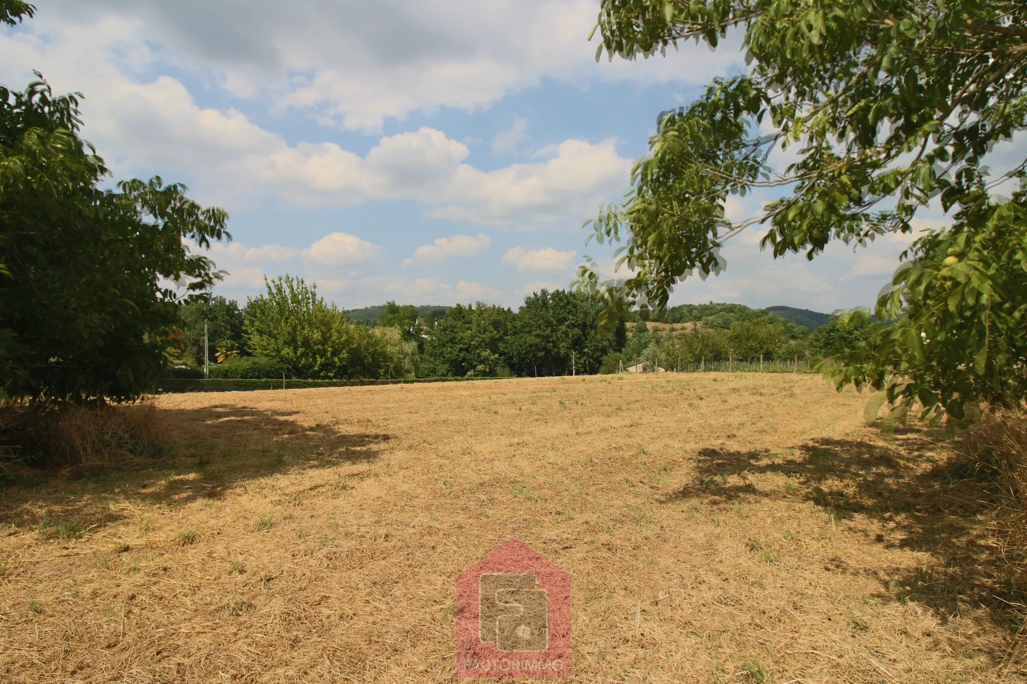 Terrain constructible à Puy l'Évêque - 3169 m² 