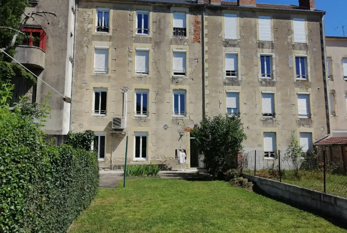 Immeuble à Nevers avec 4 appartements en bon état 