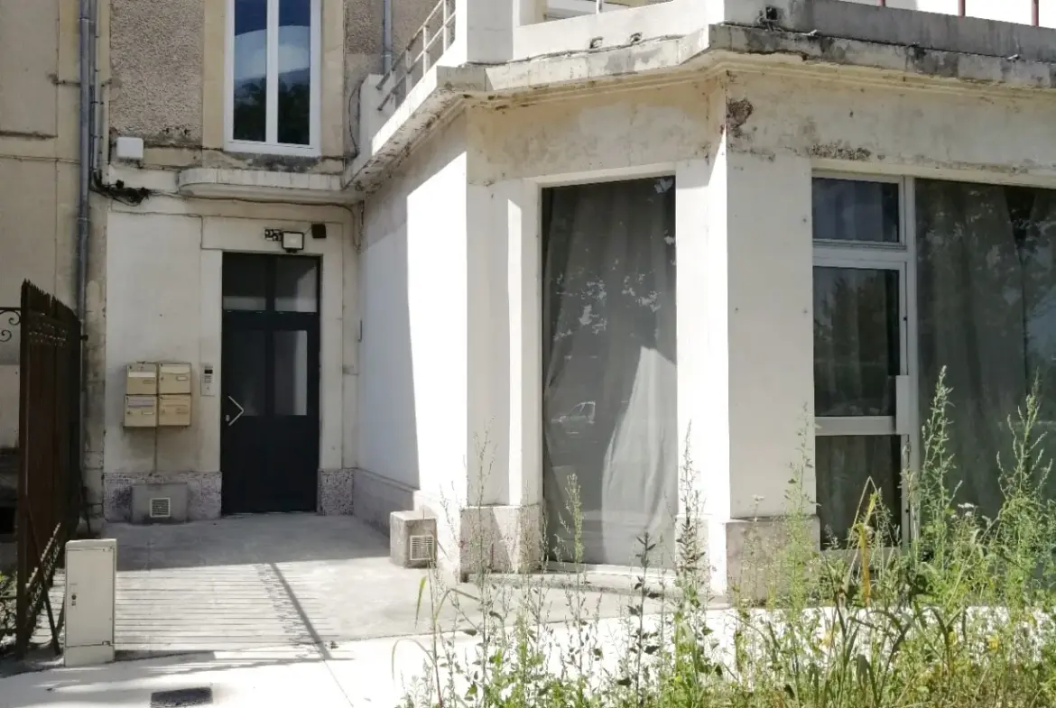 Immeuble à Nevers avec 4 appartements en bon état 