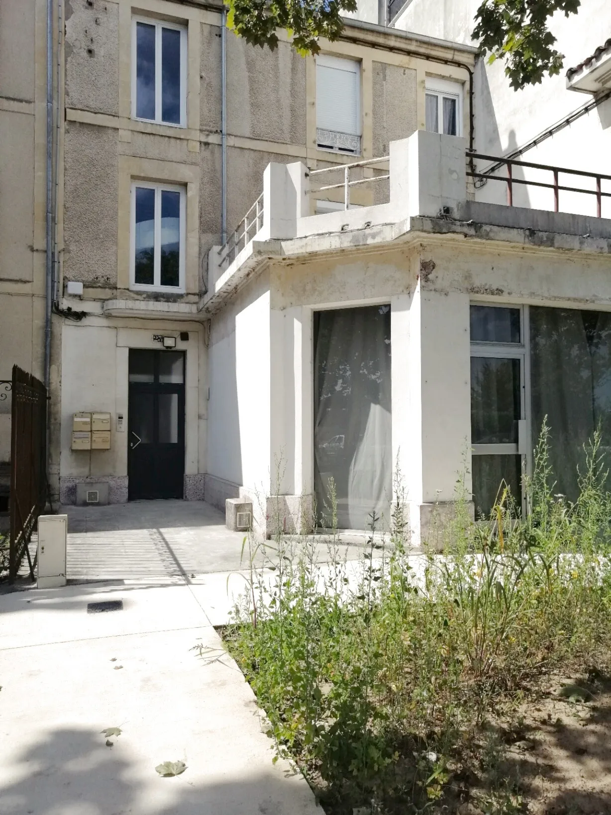 Immeuble à Nevers avec 4 appartements en bon état 