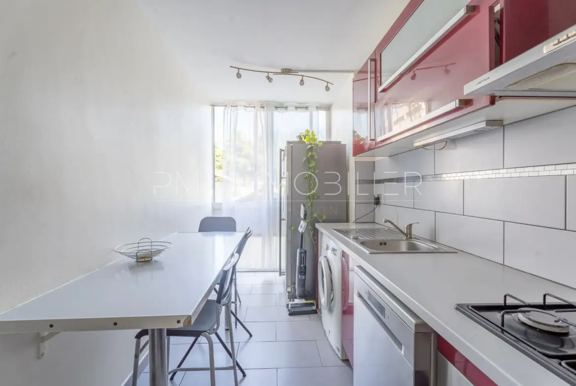 Appartement T4 lumineux à vendre à Marseille 15ème - 115 000 € 