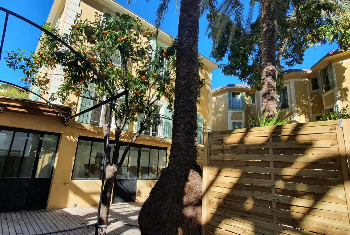 Appartement T2 rénové avec terrasse à Nice 