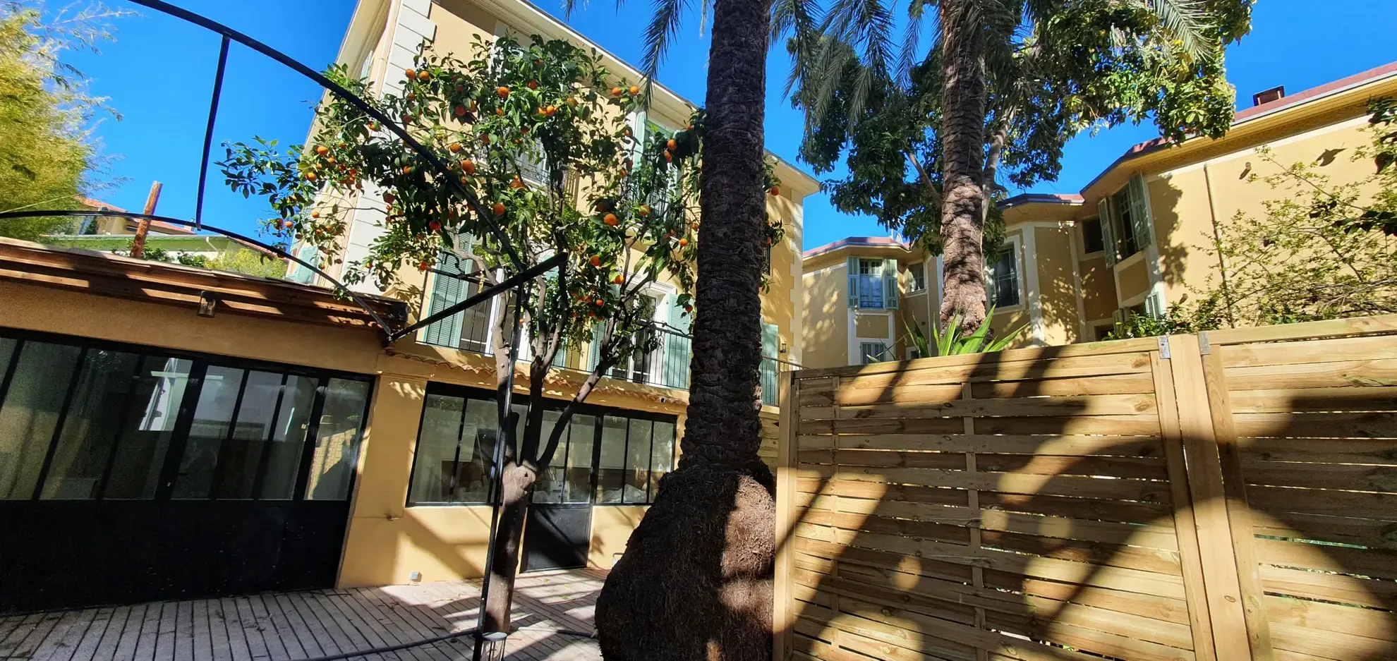 Appartement T2 rénové avec terrasse à Nice 