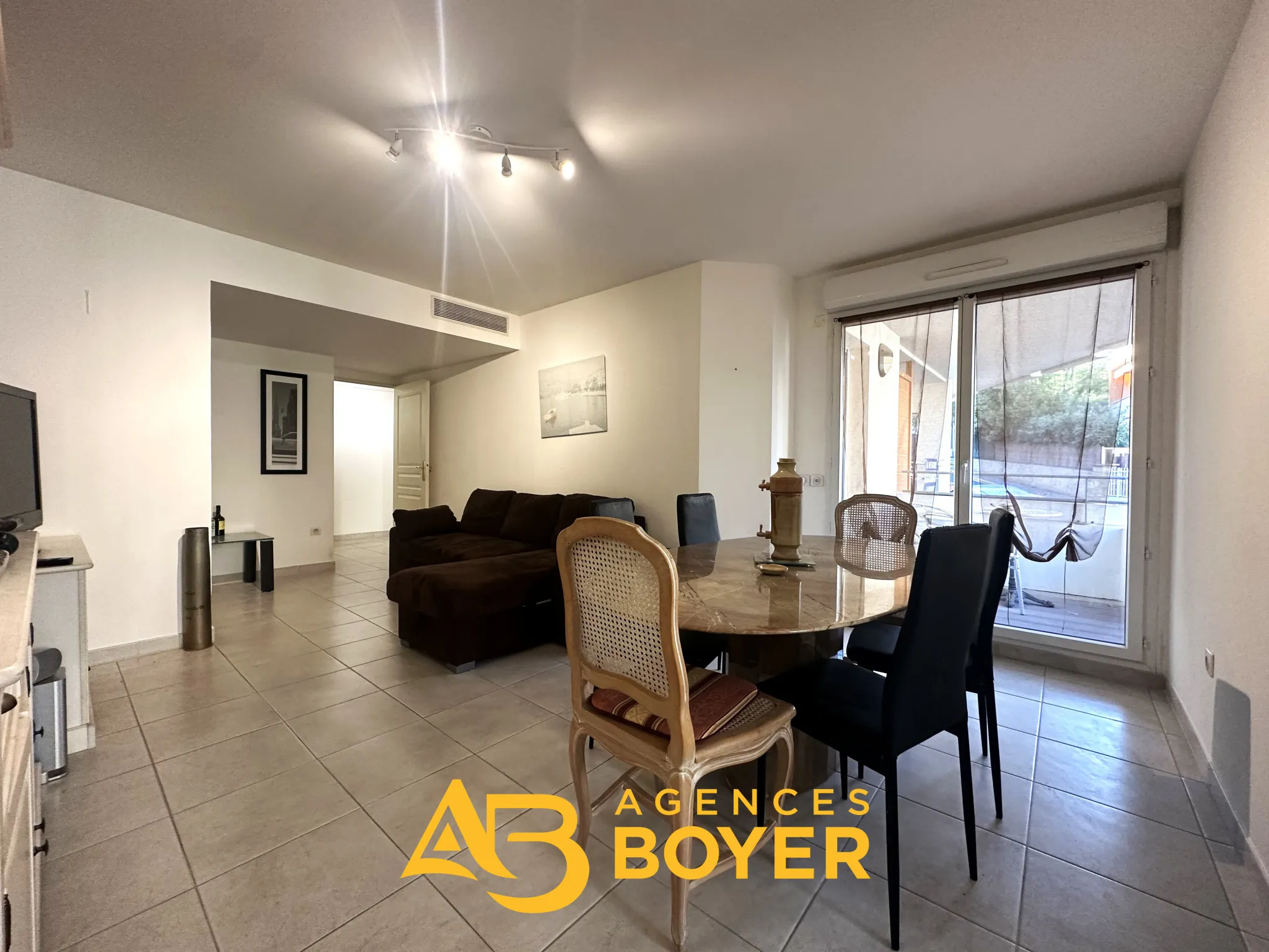 À vendre : Appartement 2 pièces en centre-ville de Bandol 