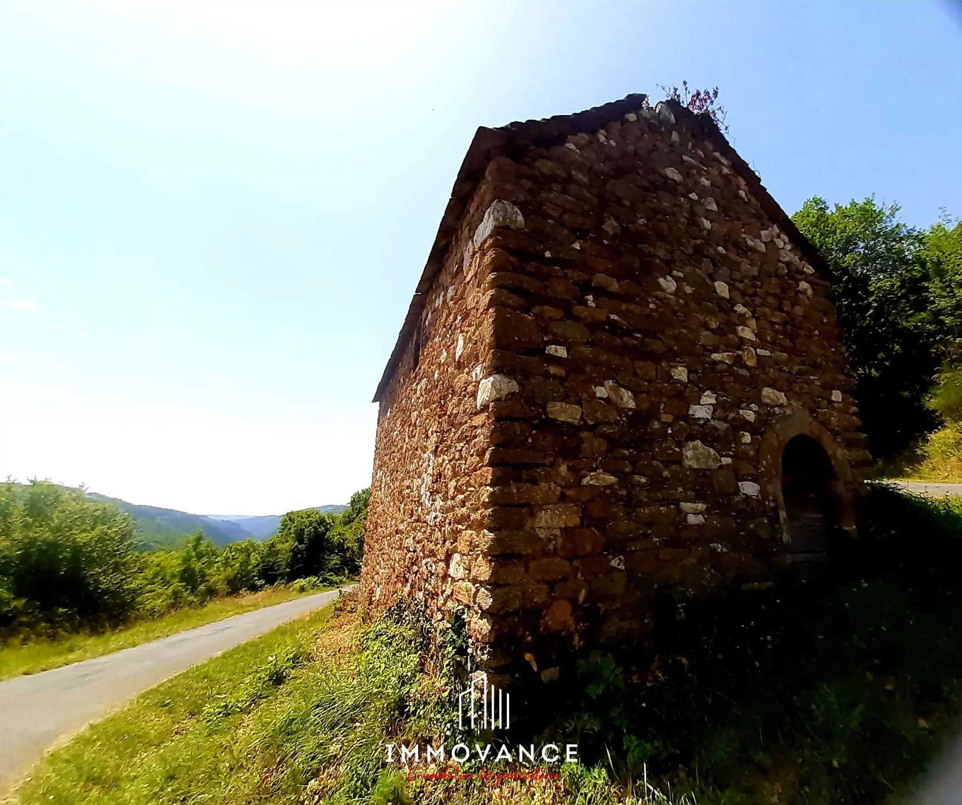 Maison de vigne à vendre avec terrain sur les hauteurs des Raspes du Tarn 