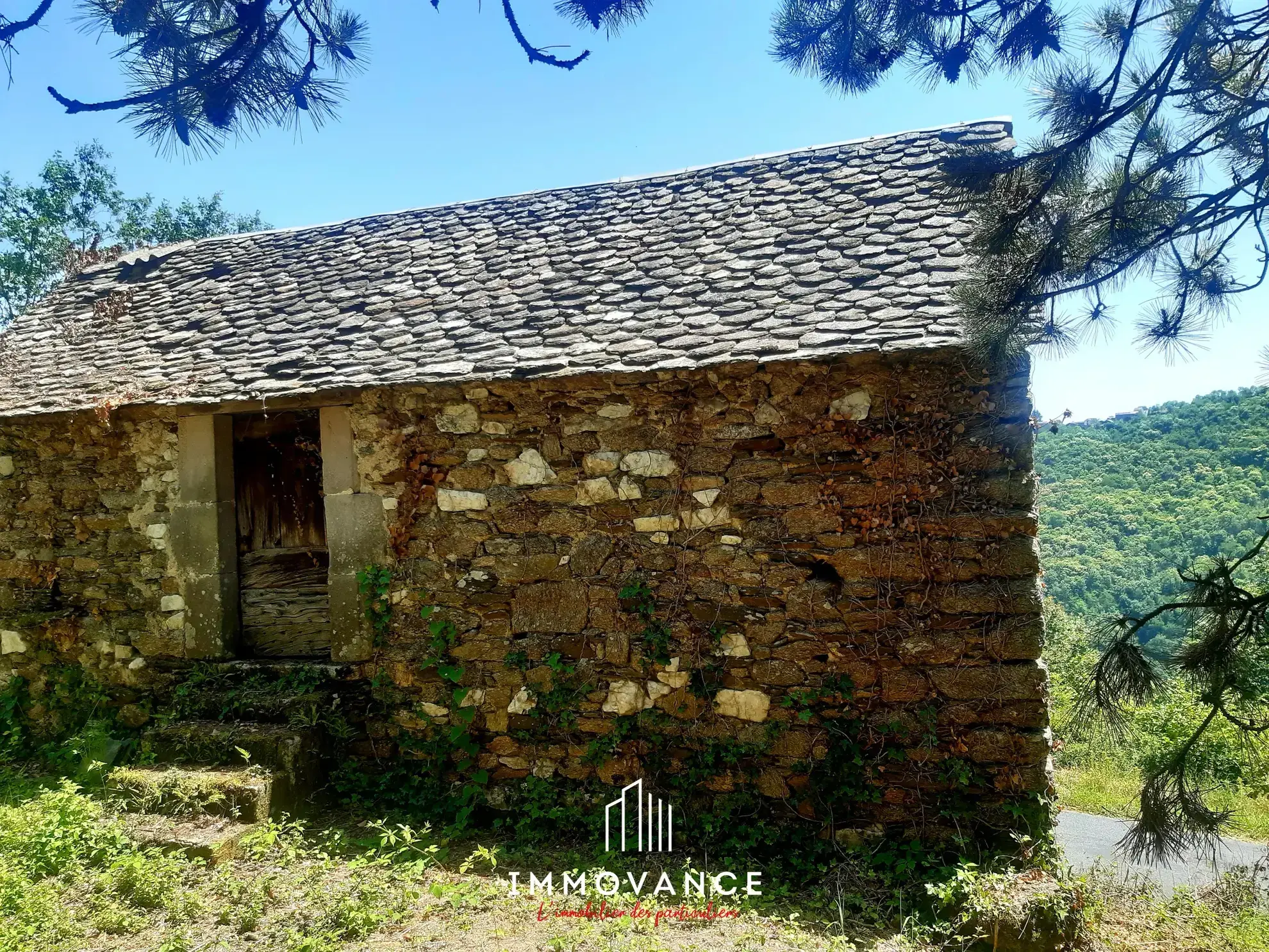 Maison de vigne à vendre avec terrain sur les hauteurs des Raspes du Tarn 