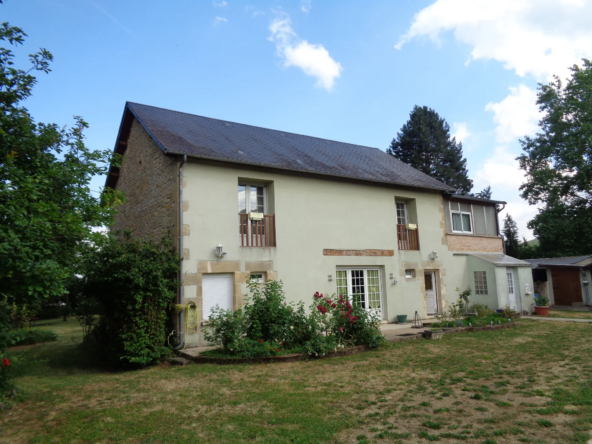 Maison indépendante de 195 m² avec 5 chambres à St Benin des Bois