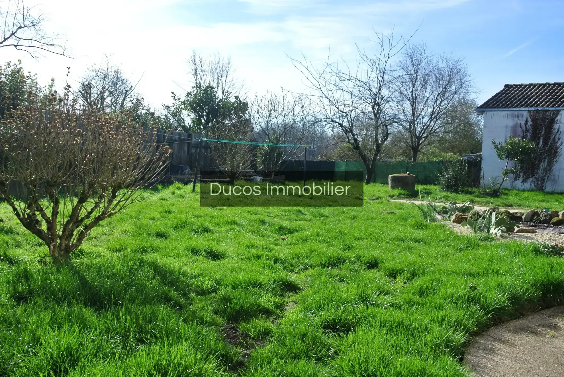 Maison familiale en pierre à Beaupuy - 5 chambres et jardin 