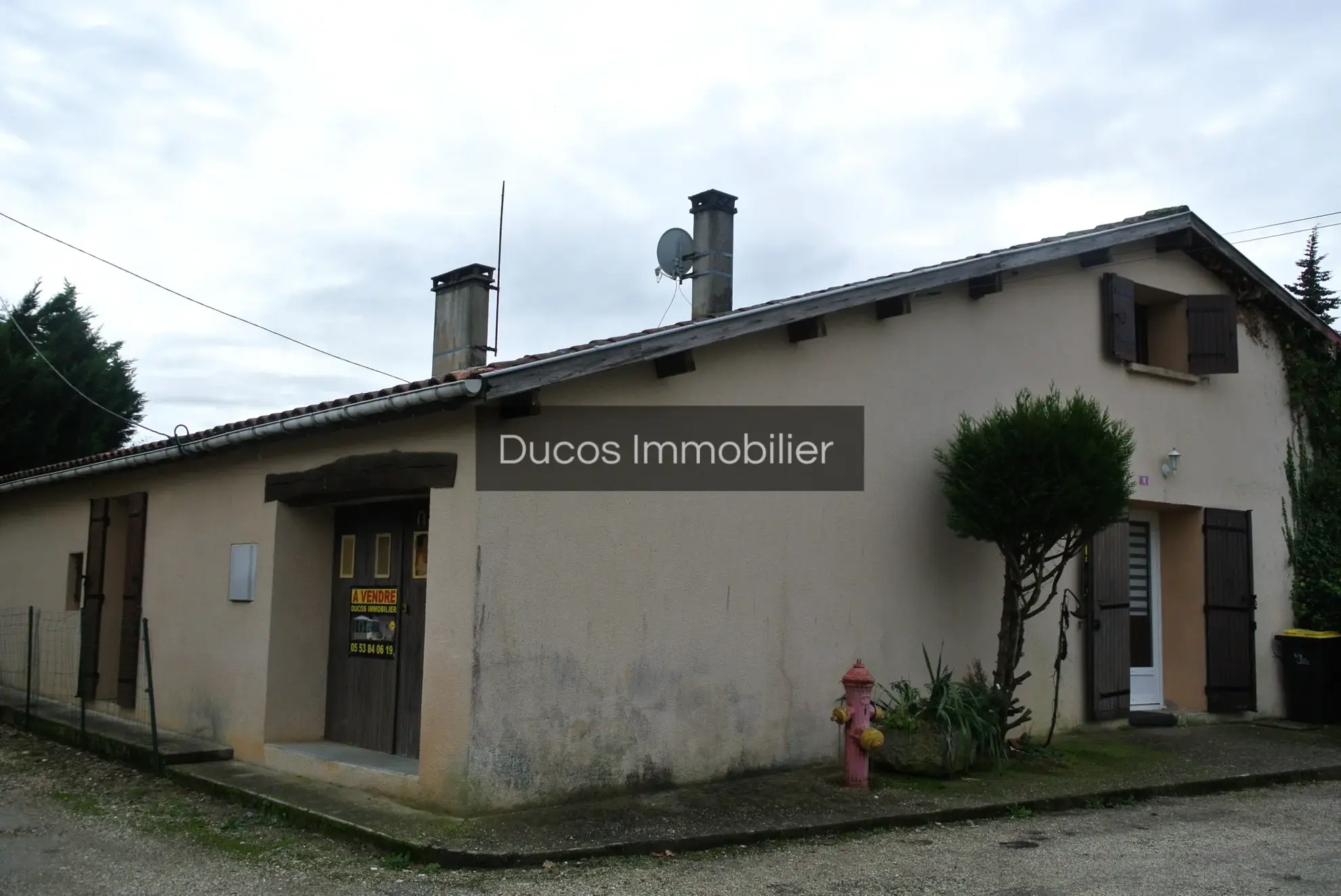 Maison familiale en pierre à Beaupuy - 5 chambres et jardin 