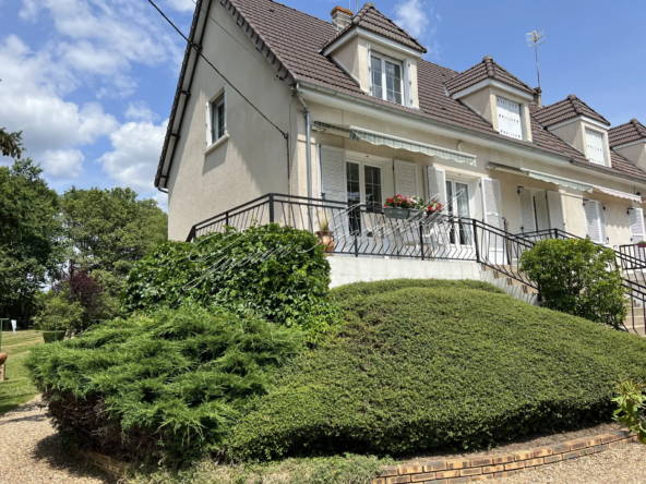 Maison lumineuse à La Guerche-Sur-L'Aubois - 125 m² sur terrain de 5700 m²