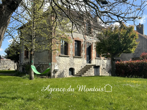 Maison spacieuse à Donnemarie Dontilly, 4 chambres et jardin