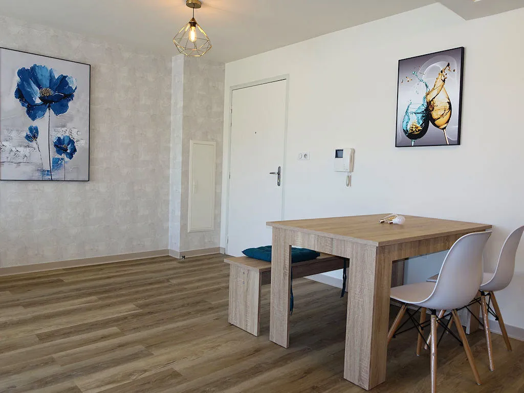 À vendre : Appartement T3 de 63 m² à Sainte-Clotilde avec vue mer 