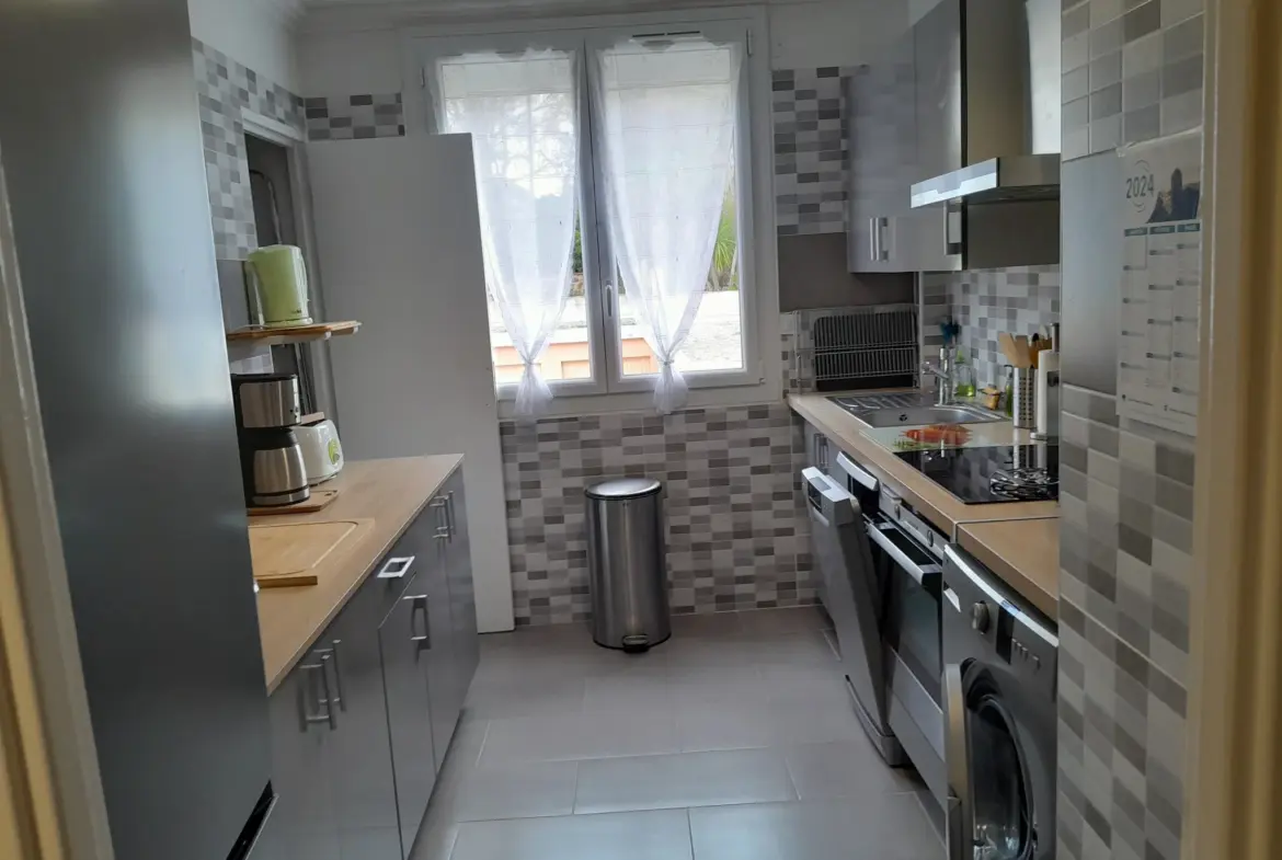 Appartement T3 à vendre à Saint-Raphaël - 55,91 m² avec balcon et parking sécurisé 