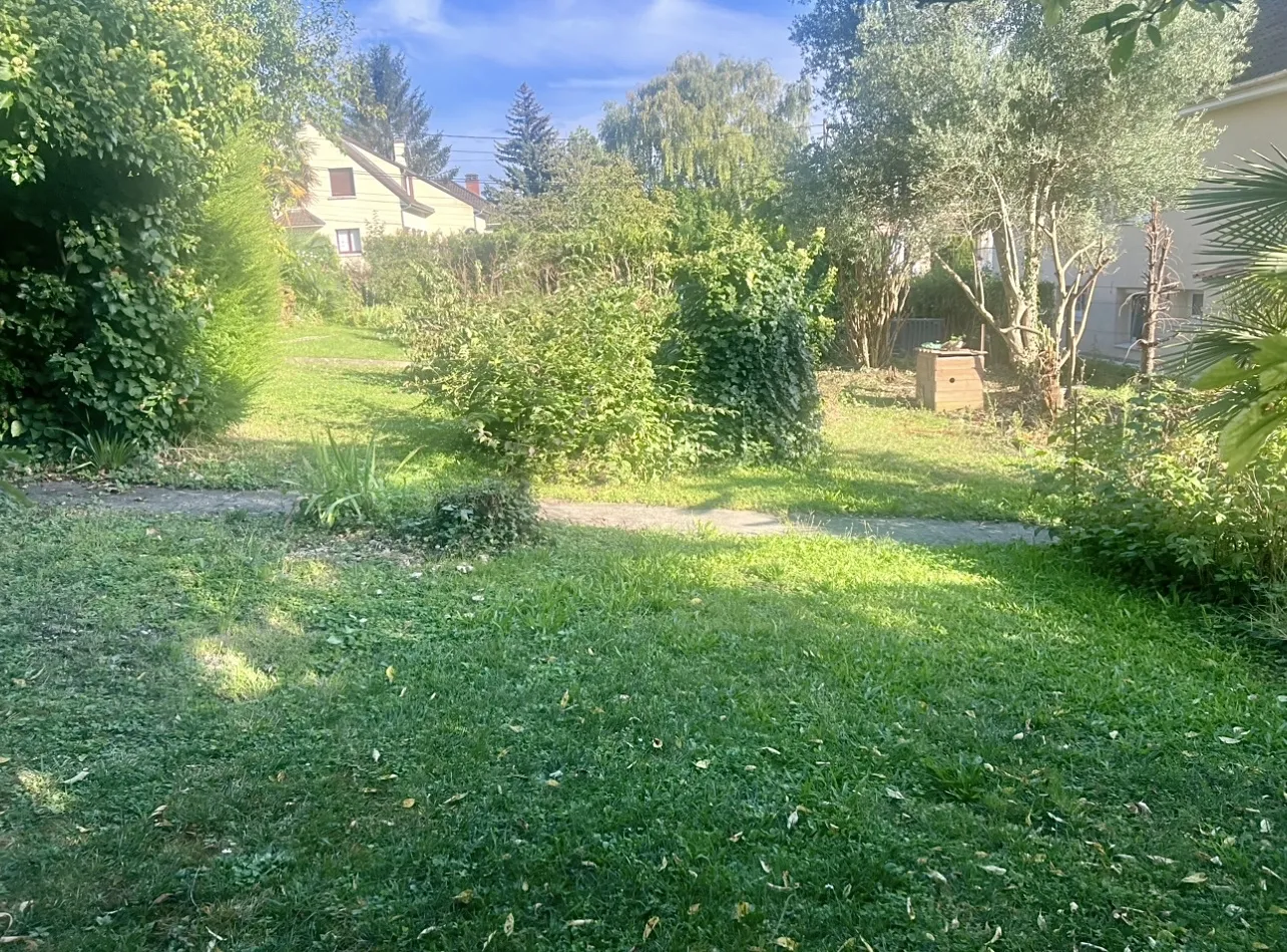 Terrain à bâtir de 506 m² à Chelles, opportunité rare à saisir 