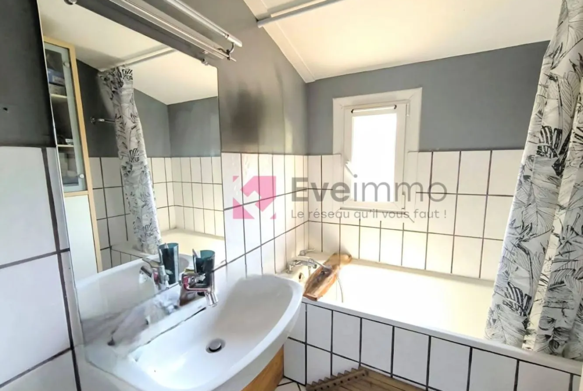 Maison mitoyenne avec jardin à Puget sur Argens - 290000 EUR 